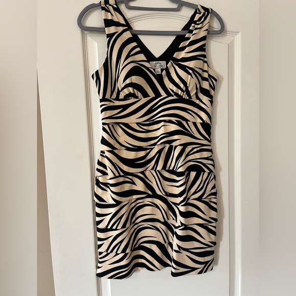 NWOT Sweet Storm Black and Cream Zebra Pattern Mini Dress Spandex Size Large - Picture 11 of 13